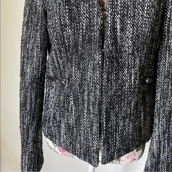 Ladies DECJUBA Black White Wool Blend Blazer Size 10 Zippered Pockets Lined - Picture 3 of 12